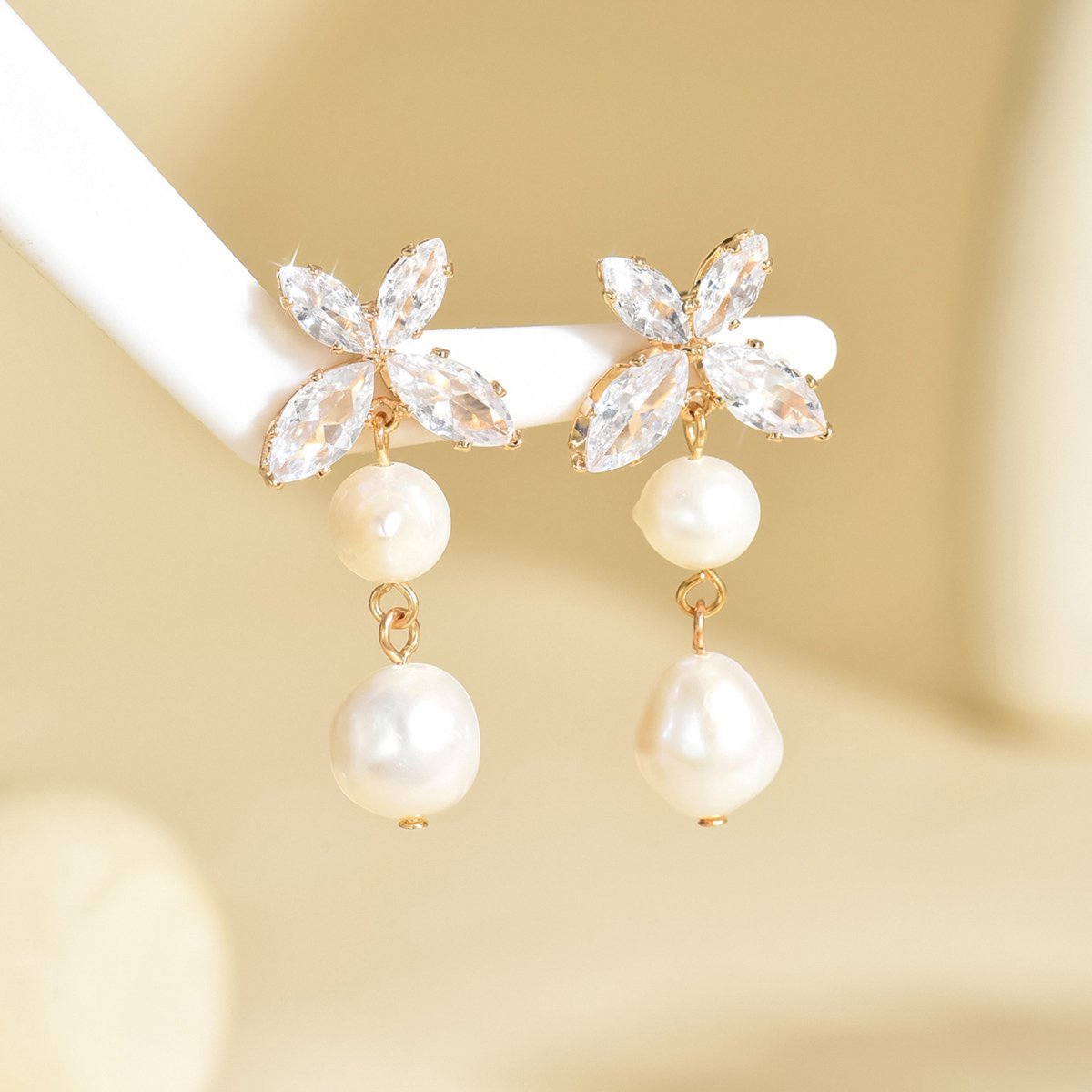 Chic Butterfly Pearl Drop Earrings Set - Elegant And Lightweight Jewelry For Women