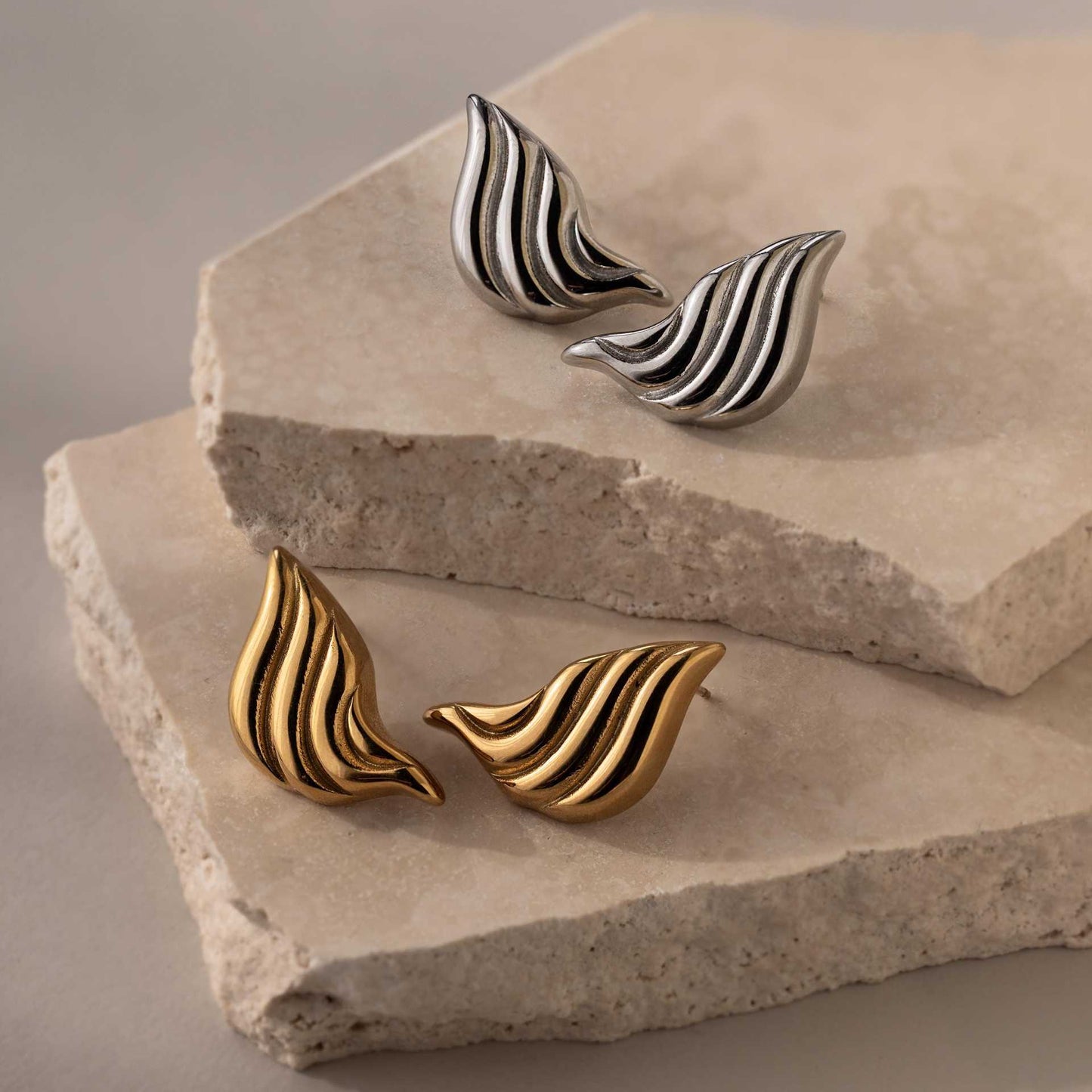 Vintage Gold Earrings Stainless Steel Textured Stud Earrings,Exquisite Geometric Three-Layer Wing Earrings, Fashionable Earring Accessories, Women/Girls Jewelry Gifts